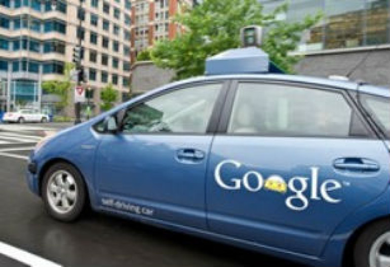 Google получил лицензию на роботизированные авто