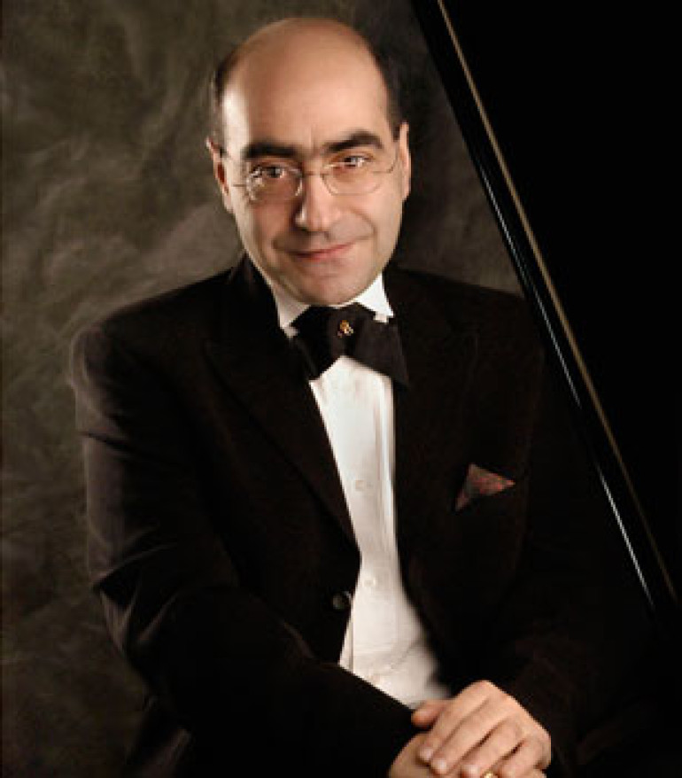 Renowned Armenian pianist to give concert in Yerevan 