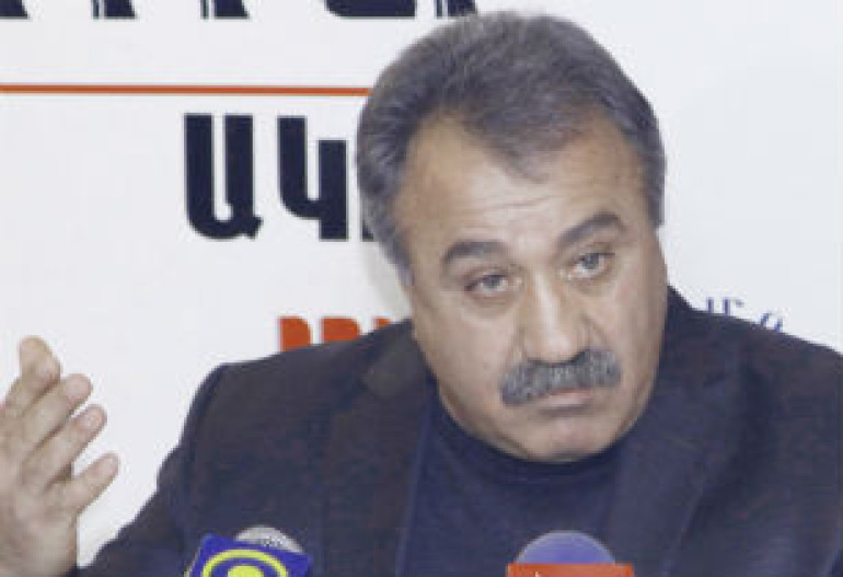Вопрос о выходе из АНК вызвал улыбку у Сасуна Микаеляна
