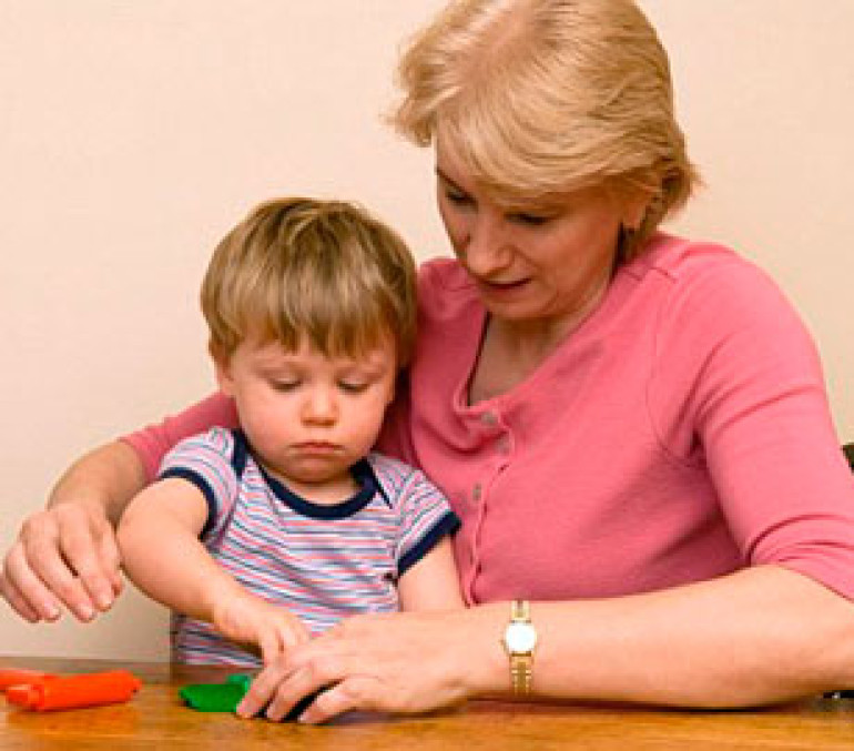 Children of mothers over 40 'are healthier and more intelligent