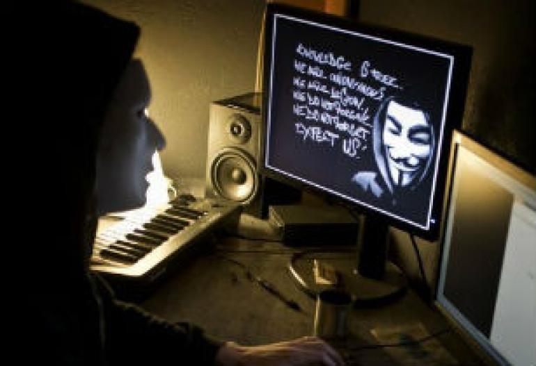  Anonymous поддержат канадских студентов атаками на «Формулу-1»