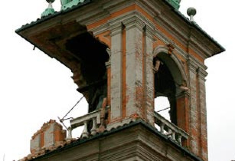 Более 300 храмов пострадали из-за землетрясений в Италии