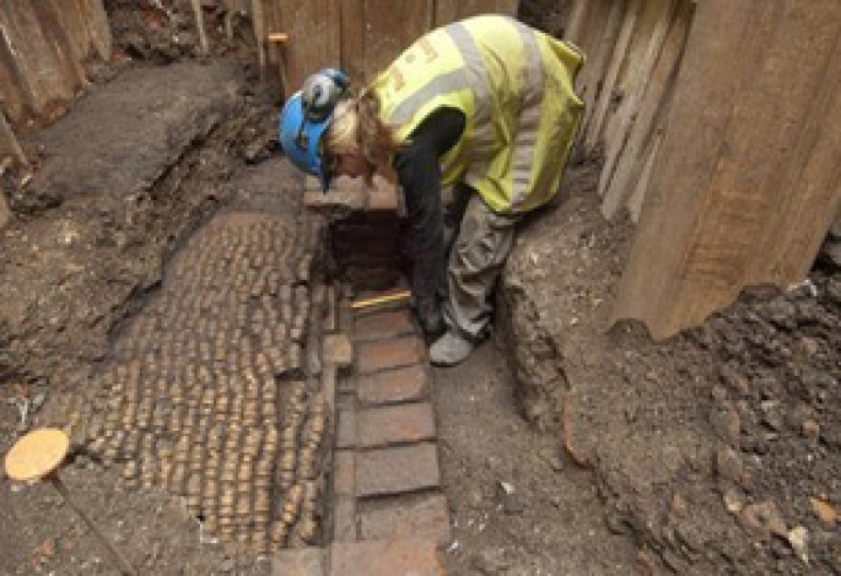 Shakespeare's Curtain Theatre remains found