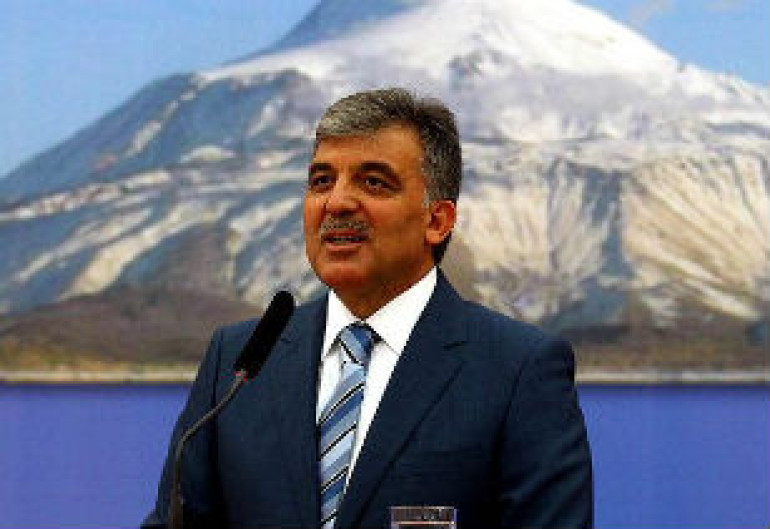 Абдулла Гюль подчеркнул важность установления мира на Кавказе 