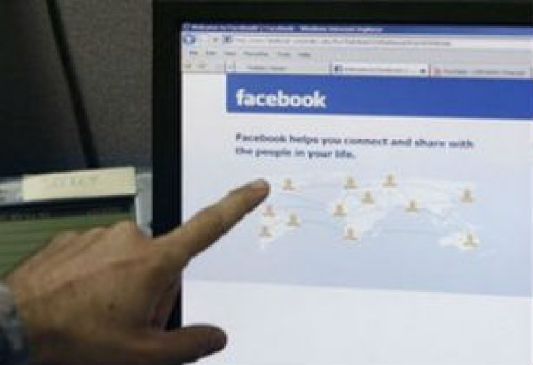 Facebook заинтересовалась номерами мобильных телефонов своих пользователей