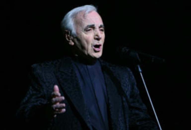 Aznavour gives charity concert in Shanghai