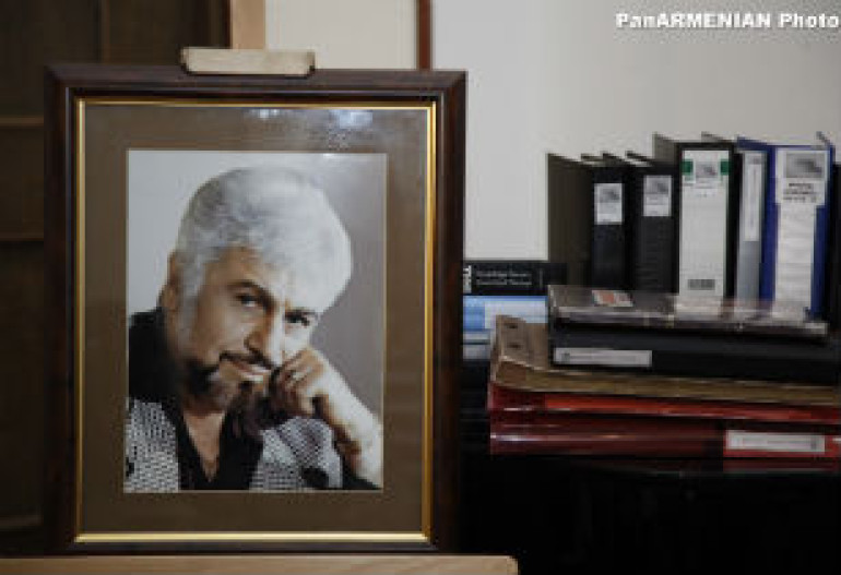 Armenian opera singer’s archive submitted to Literature and Art Museum