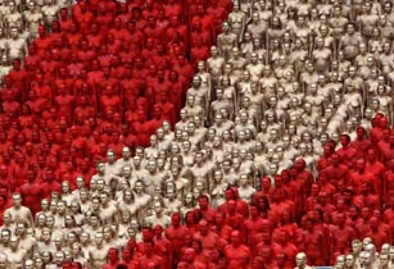  Over 1,700 get naked in Germany to mark opera season opening