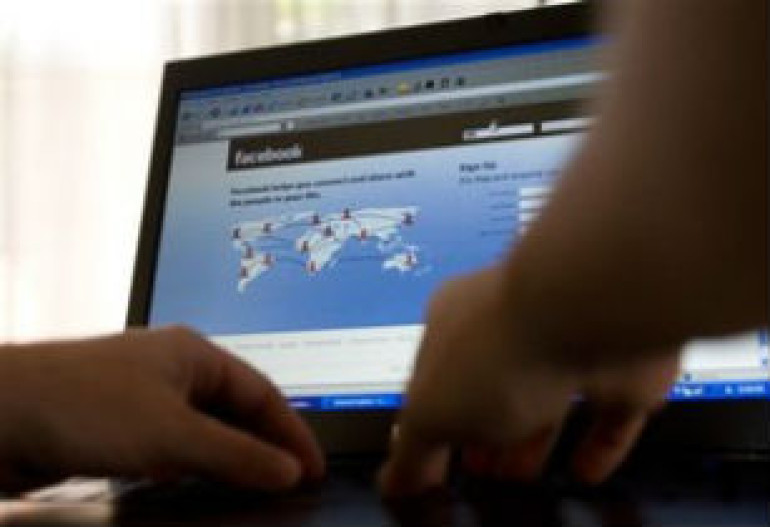 Facebook поменял почту своих пользователей