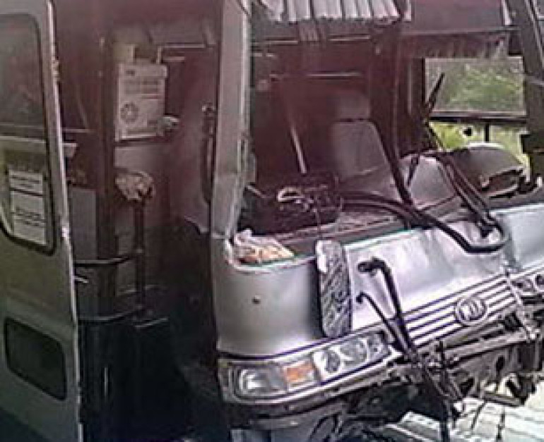 В Перу автобус упал в пропасть, 13 человек погибли