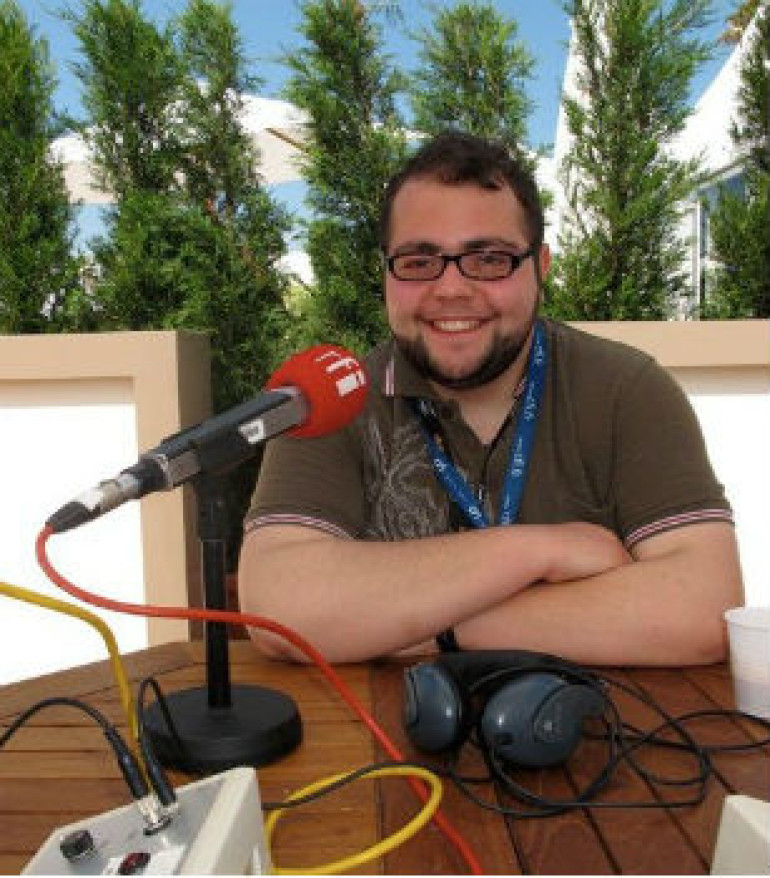 В ДТП в Ереване пострадал корреспондент Общественной телекомпании Армении 