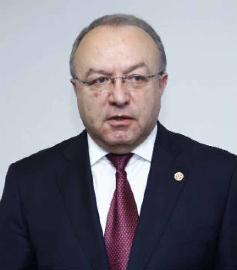 Министр здравоохранения Армении выразил соболезнование родным Ваге Аветяна 
