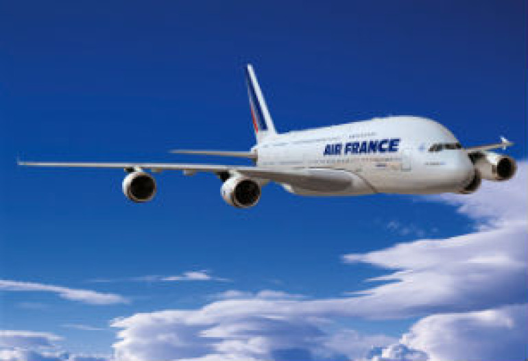 Самолет Air France слил 90 000 литров топлива в Балтийское море