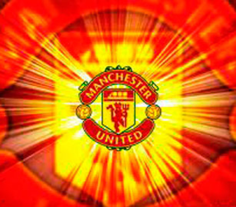 Manchester United вынужден продавать акции, чтобы сократить долг, достигший почти 400 млн фунтов стерлингов