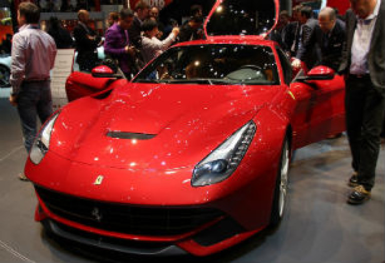 Стали известны цены на Ferrari F12Berlinetta