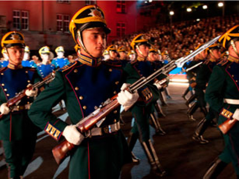 Фестиваль военных оркестров Basel Tattoo стартовал в швейцарском Базеле (фото)