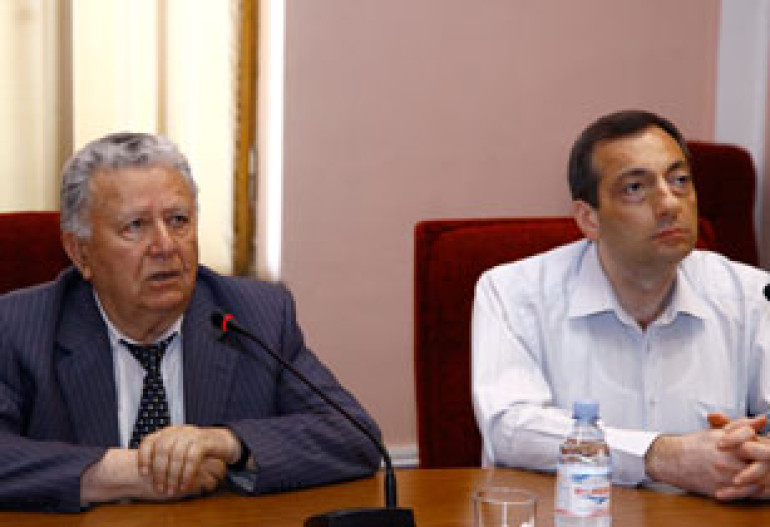 Two prominent scientists to get Victor Hambardzumyan 2012 international award