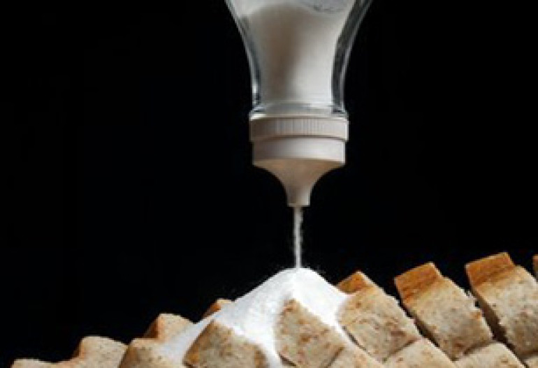 Reducing salt 'would cut cancer'