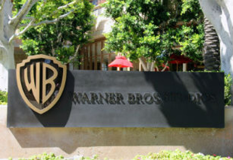 Warner Brothers пожертвовала 1 миллион долларов пострадавшим в Колорадо