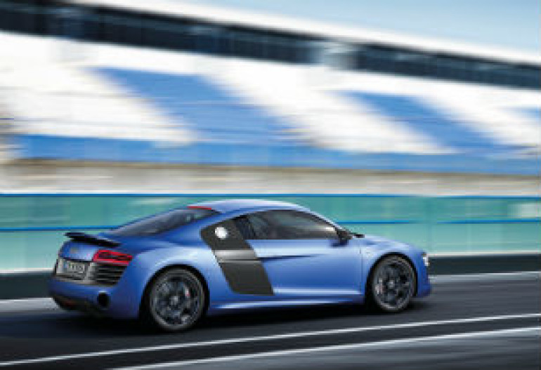 Audi официально представил обновленный спорткар R8