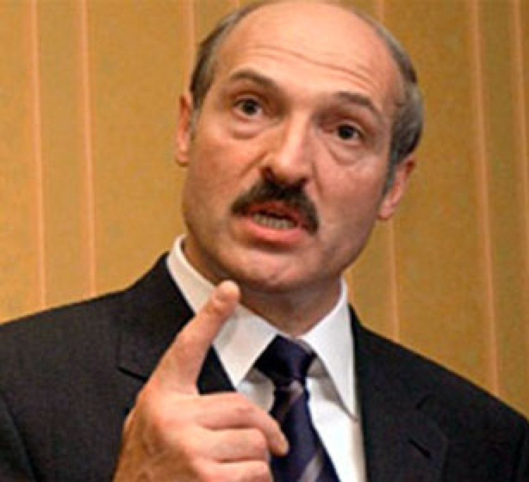 Лукашенко поручил приспособить армию к «арабской весне» 