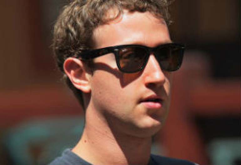 Цукерберг опроверг слухи о разработке Facebook-смартфона