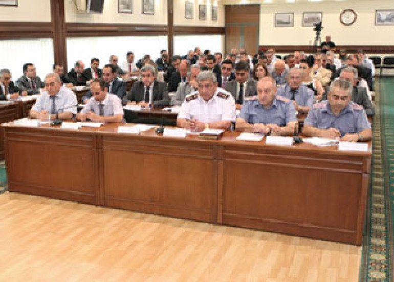  Тарон Маргарян поручил предпринять меры по решению вопроса парковок Еревана 