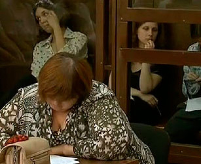 Прокурор потребовал приговорить участниц Pussy Riot к 3 годам заключения
