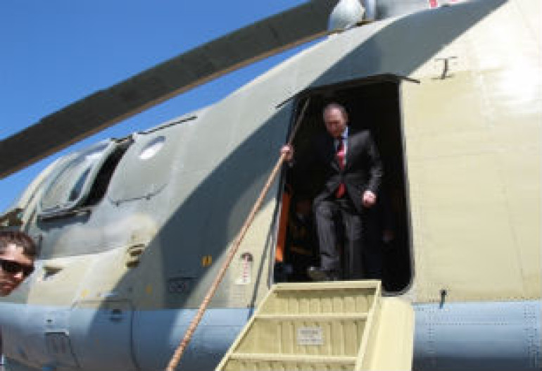 Пилот, «подрезавший» вертолет Путина, отделался штрафом