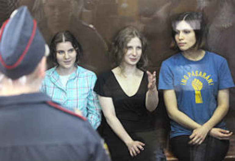  Суд признал участниц Pussy Riot виновными 