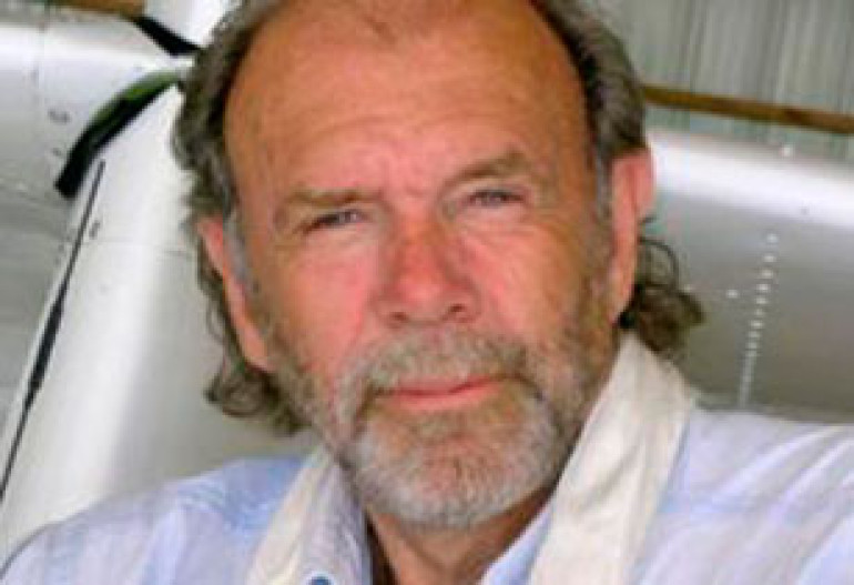 Jonathan Livingston Seagull author Richard Bach crashes plane