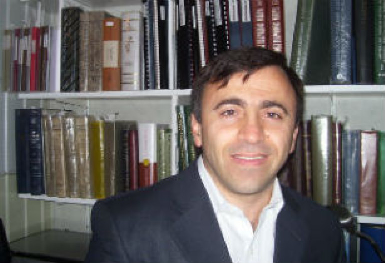 Հայոց լեզվի պատմության հիմնահարցերի անվճար դասընթաց Լեյդենի համալսարանի դասախոս Հրաչ Մարտիրոսյանից