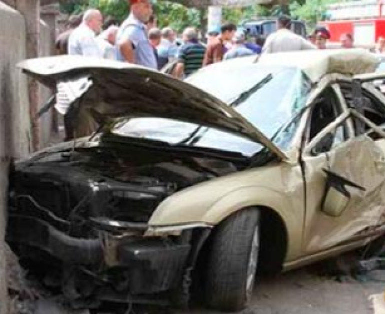Состояние пострадавших во вчерашнем ДТП на ереванской улице Орбели остается крайне тяжелым (фото)