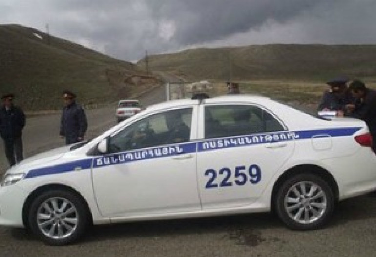 В Гюмри армянские военнослужащие попали в аварию: состояние пострадавших средней тяжести