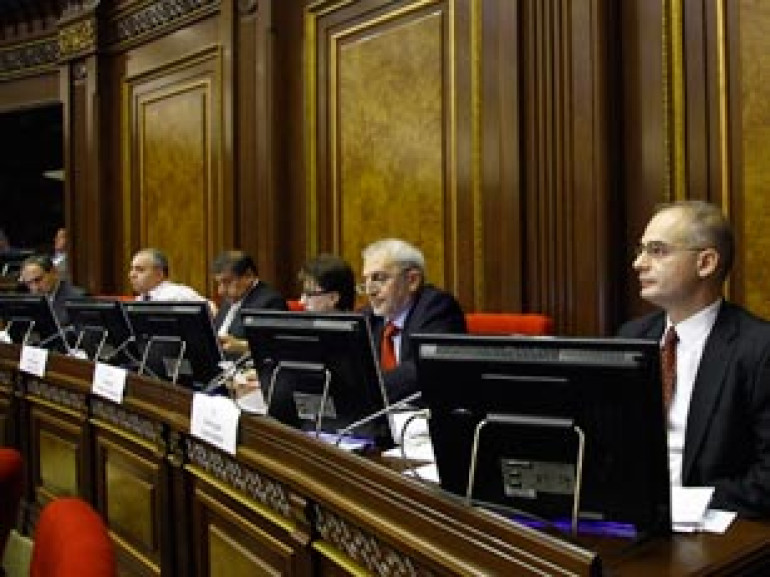 Кто должен избрать единого кандидата от оппозиции на пост президента Армении? – комментарии депутатов 