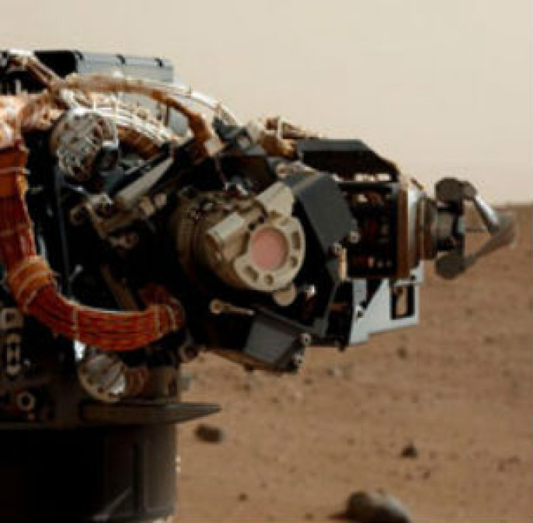 Curiosity очистили от микробов-убийц 