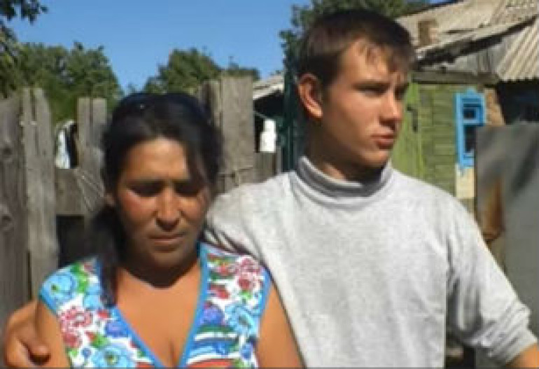 За 3 года совместной жизни 38-летняя женщина родила 2 детей от 15-летнего школьника 