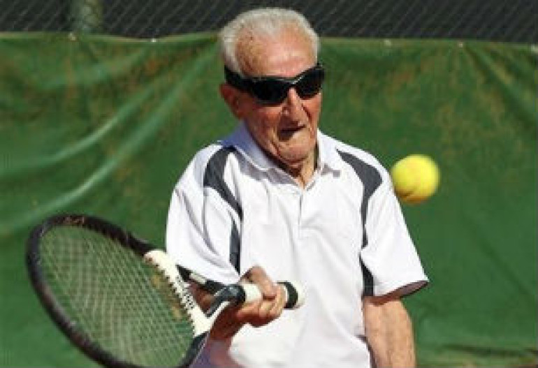 Самый пожилой теннисист мира - 95-летний армянин (видео)