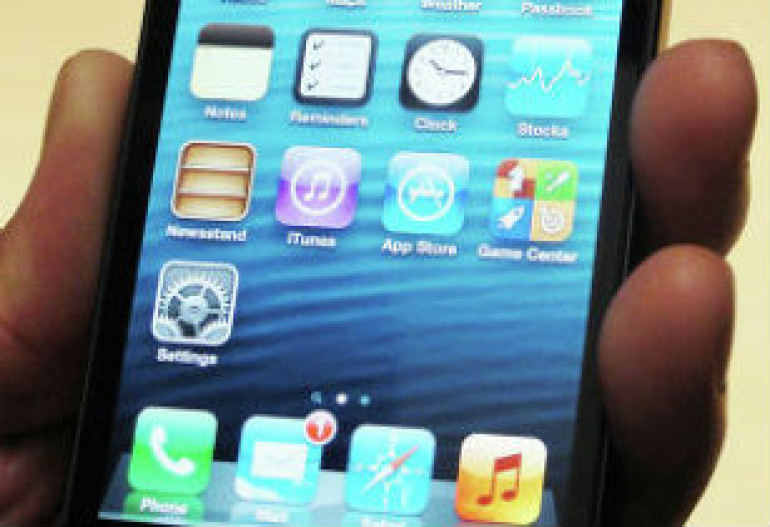 Samsung может подать патентный иск к Apple из-за iPhone 5, пишут СМИ 