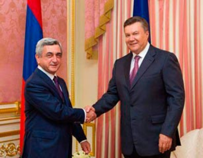 Президент Украины поздравил Сержа Саргсяна с Днем независимости Армении 