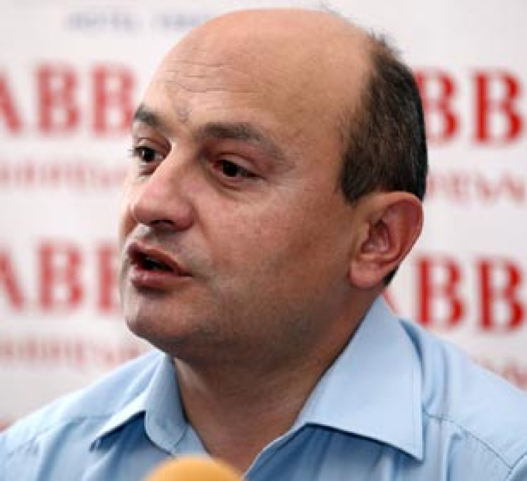 Степа Сафарян: Муниципальные выборы в областях Армении – торговля, а деньги – основная движущая сила голосования