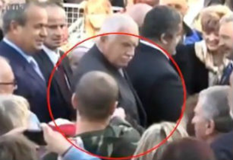  На президента Чехии напали с игрушечным пистолетом 