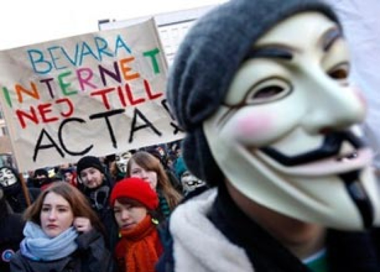 Anonymous атаковали сайты Швеции за операцию против «пиратов»