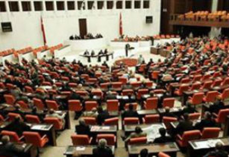 Парламент Турции разрешил правительству вторгнуться в Сирию 