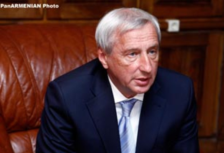 Никто армян насильно в Россию не гонит – посол РФ в Армении 