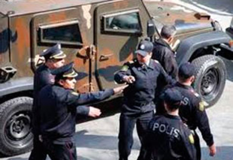 Криминальные авторитеты провели собрание в Баку: полиция задержала 30 человек