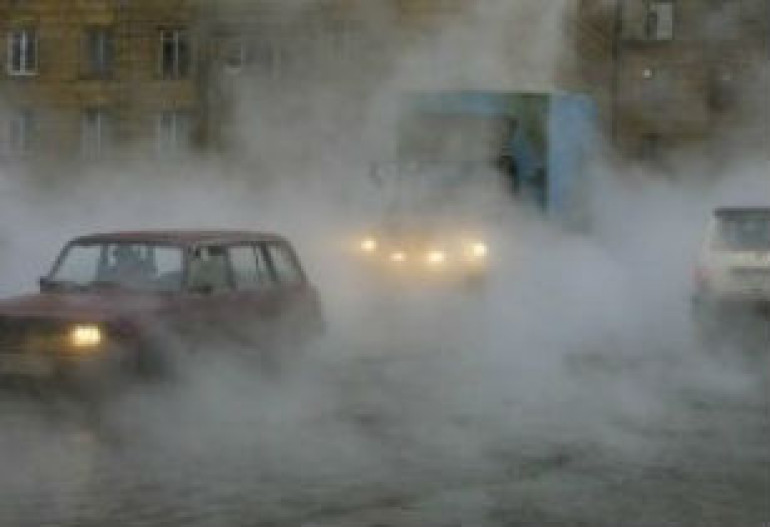 Лужа с кипятком площадью 1,5 гектара образовалась в Петербурге
