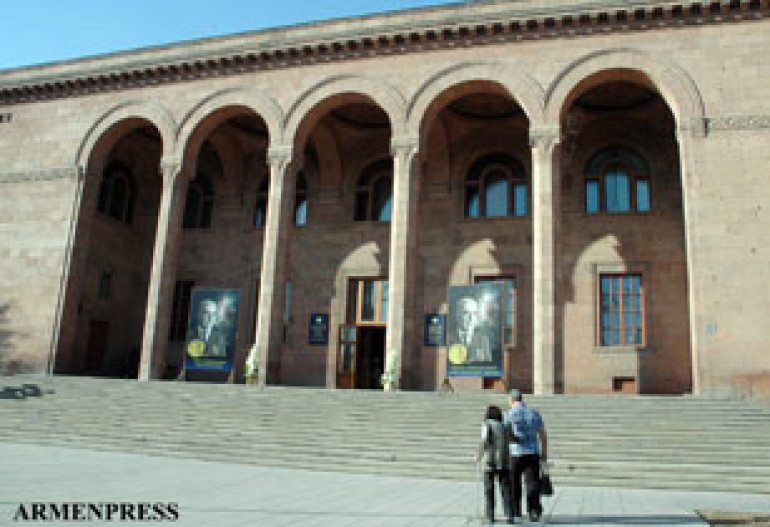 Պետությունը տալիս է այնքան, որ աղքատ ազգականի կարգավիճակում չլինենք. գիտնական