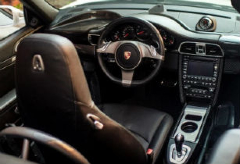 Porsche 911-ը՝ կենտրոնական ղեկով (լուսանկարներ)