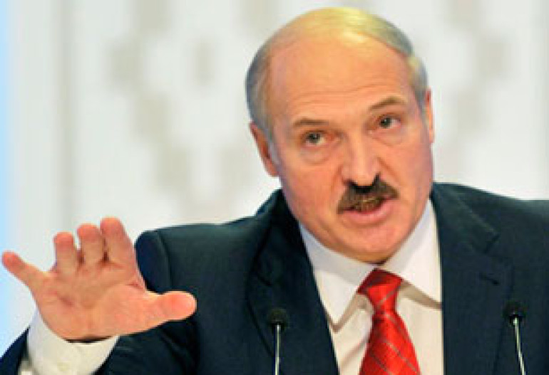 Лукашенко объявил о сокращении госпрограмм